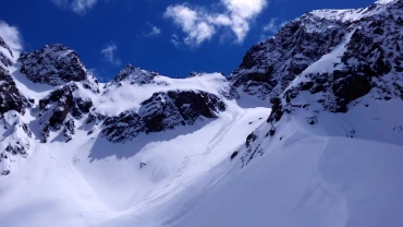 Ski mountaineering, Traversata con gli sci vista mare 